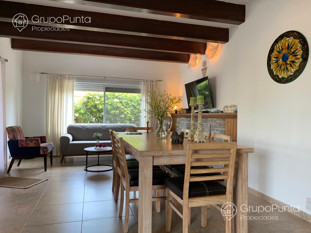 Casa en venta y alquiler  a 200 metros del mar  en la  Península- Punta del Este · Foto 4