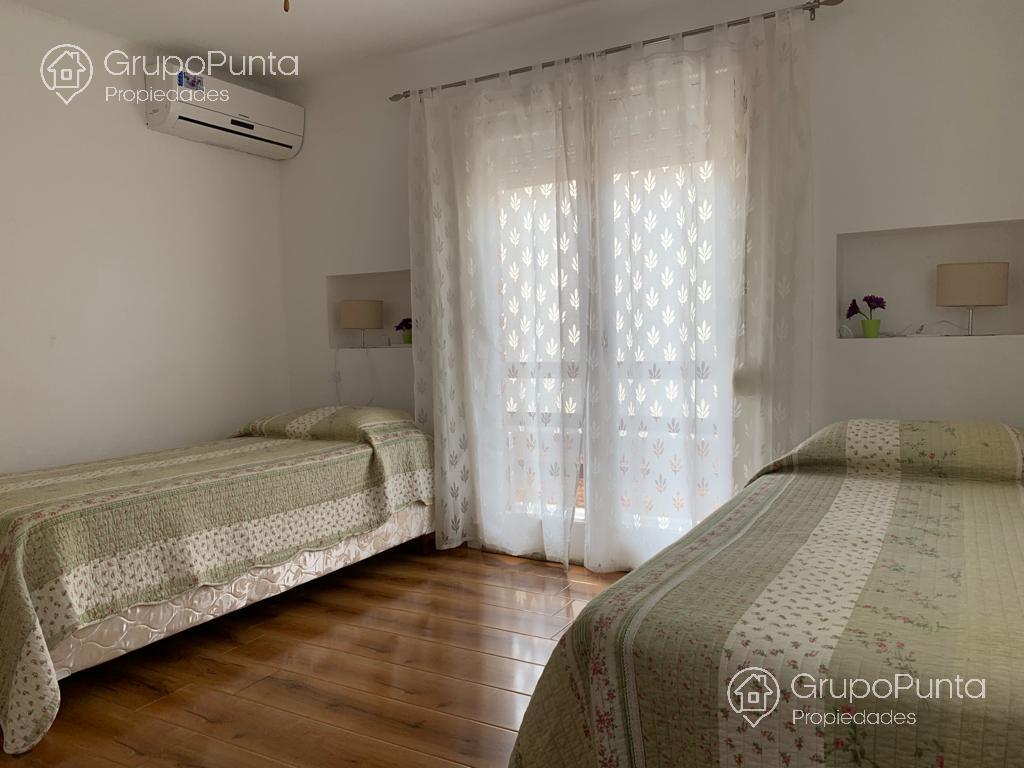 Casa en venta y alquiler  a 200 metros del mar  en la  Península- Punta del Este · Foto 9