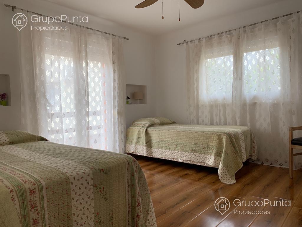 Casa en venta y alquiler  a 200 metros del mar  en la  Península- Punta del Este · Foto 10