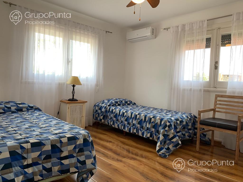 Casa en venta y alquiler  a 200 metros del mar  en la  Península- Punta del Este · Foto 12