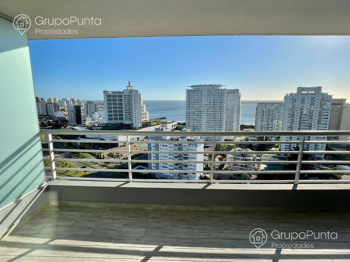Departamento en venta y alquiler de 2 dormitorios -  Playa Mansa, zona Conrad Ref:0221 · Foto 2