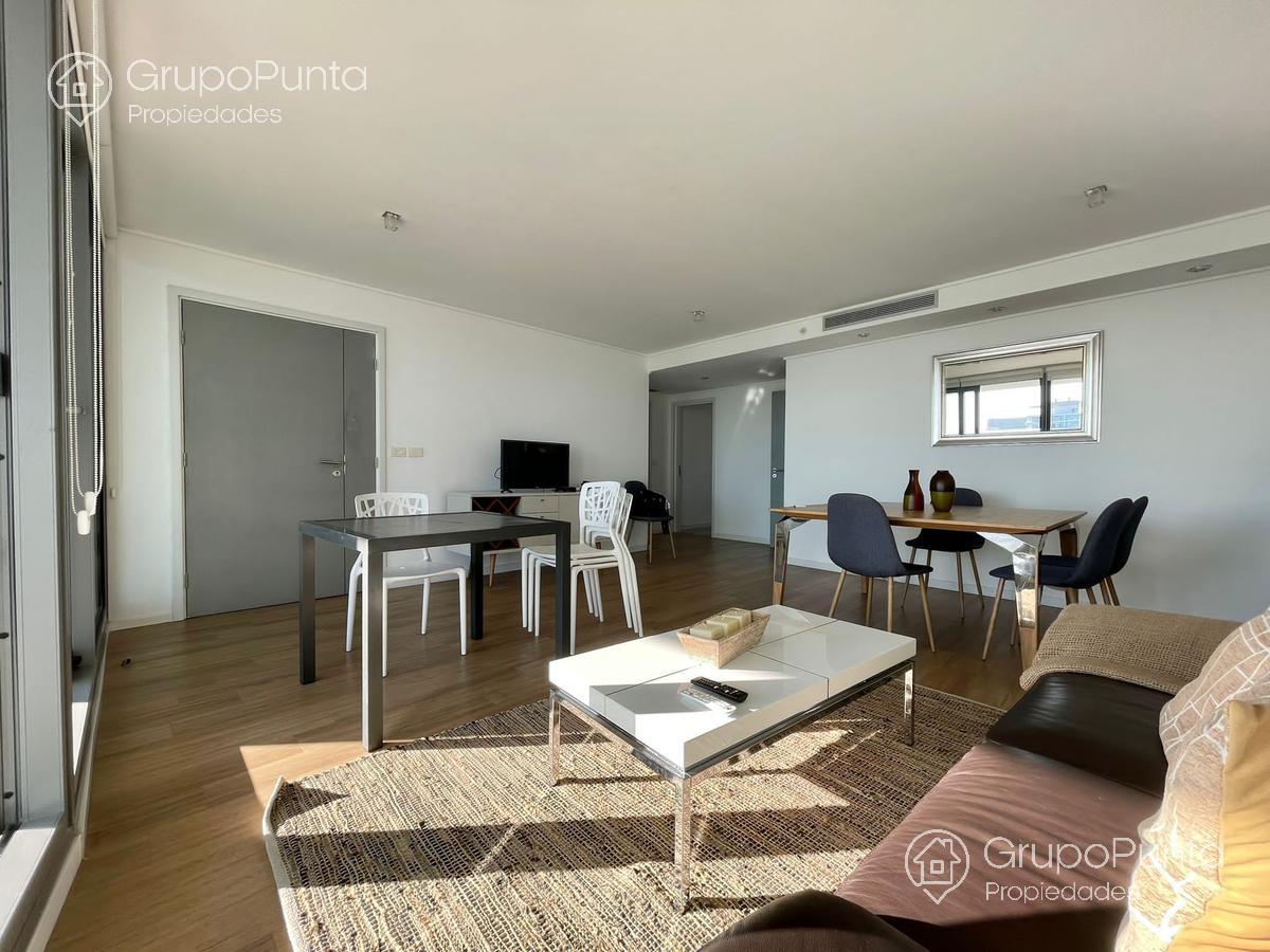 Departamento en venta y alquiler de 2 dormitorios -  Playa Mansa, zona Conrad Ref:0221 · Foto 4