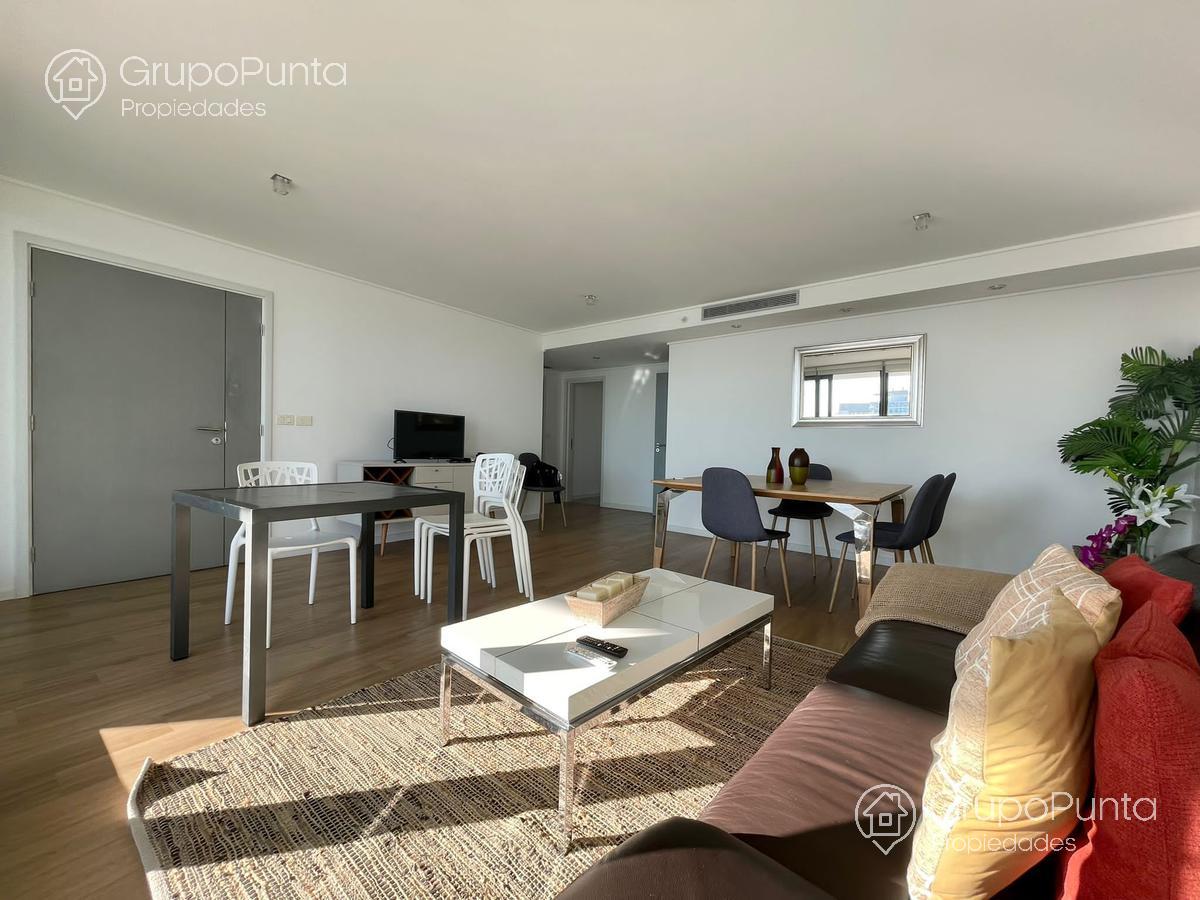 Departamento en venta y alquiler de 2 dormitorios -  Playa Mansa, zona Conrad Ref:0221 · Foto 5