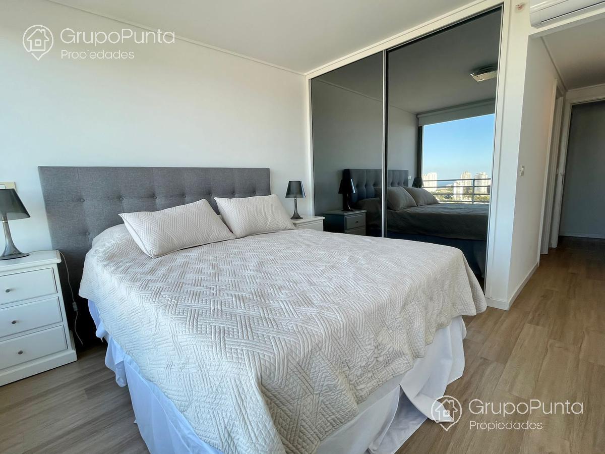 Departamento en venta y alquiler de 2 dormitorios -  Playa Mansa, zona Conrad Ref:0221 · Foto 6