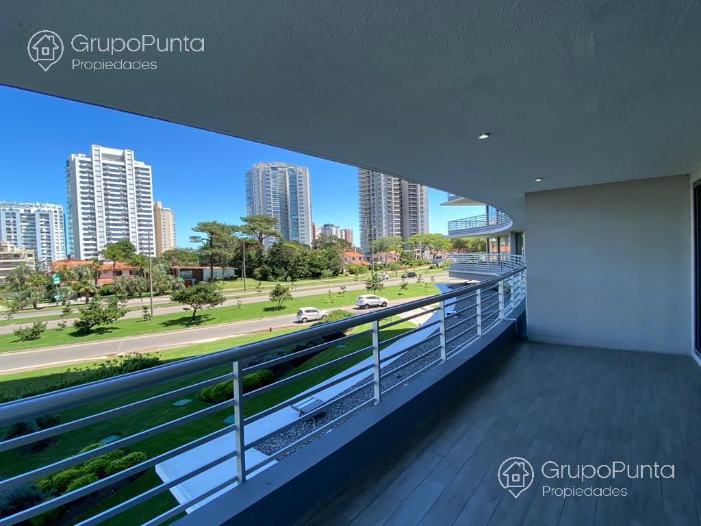 Departamento de 3 dormitorios con vista al mar punta del este -  Playa Mansa Ref:0210 · Foto 4