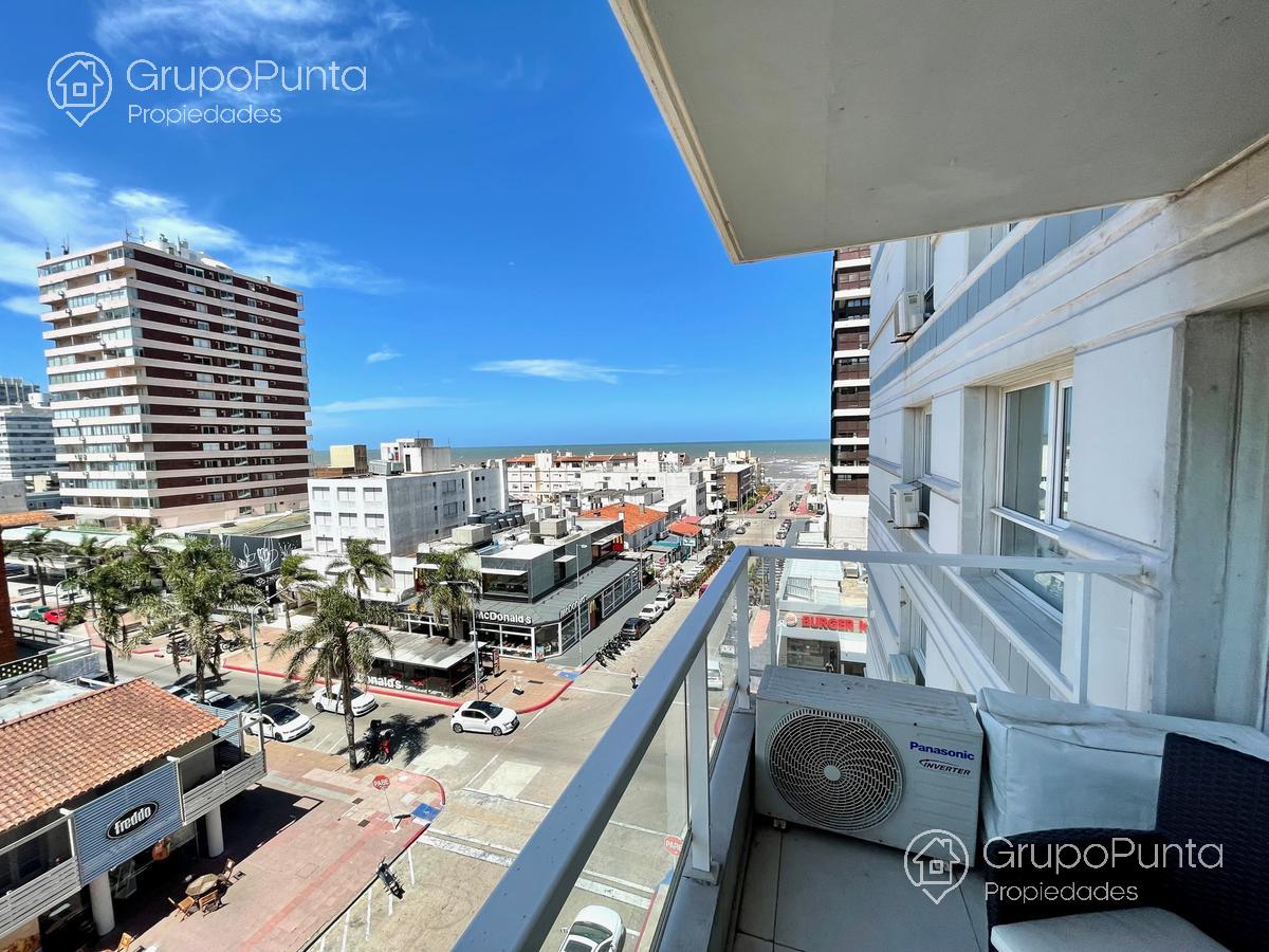 Apartamento  con vista al mar  punta del este Lux Tower -Peninsula- Ref: 2222 · Foto 2