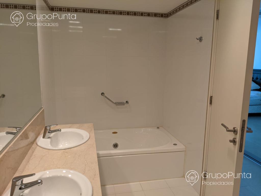 Departamento en alquiler frente al mar  en Punta del Este -  Playa Brava · Foto 8