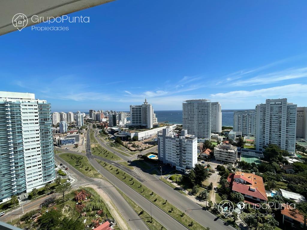 Departamento en alquiler de 2 dormitorios -  Playa Mansa Ref: 9945 · Foto 2