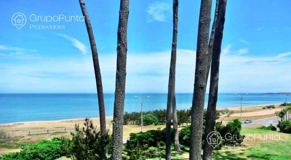 Casa frente al mar con 8 dormitorios   - Playa Mansa- Punta del Este · Foto 2
