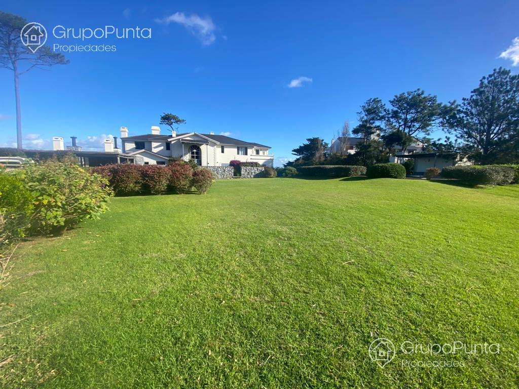 Casa frente al mar con 8 dormitorios   - Playa Mansa- Punta del Este · Foto 12