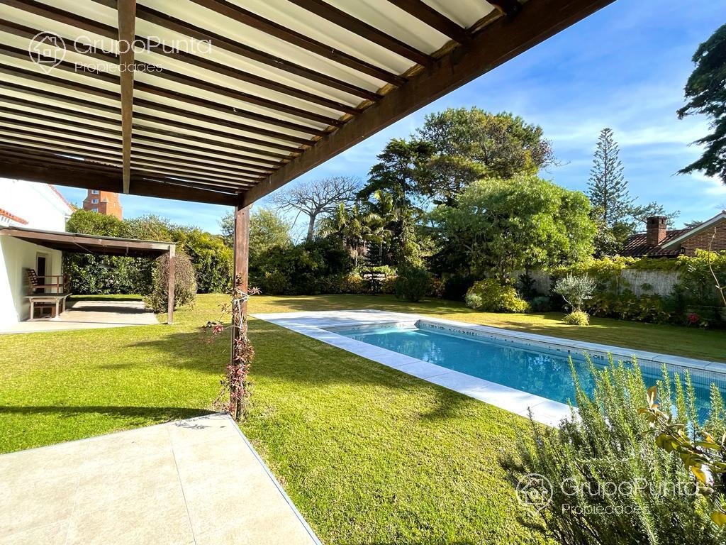Alquiler anual casa / chalet con piscina - Berverly Hills- Rincon del Indio -  Punta del Este