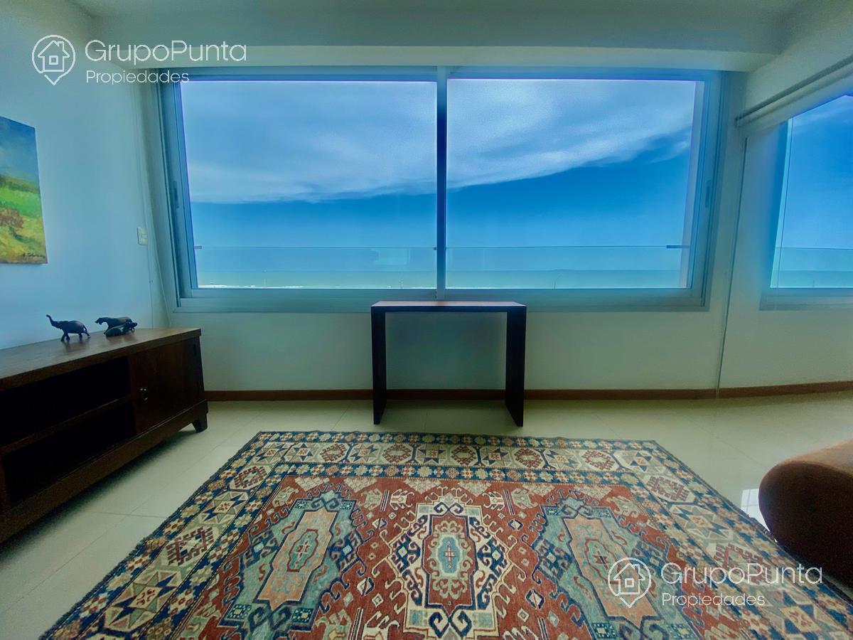 Departamento frente al mar  tres dormitorios y dependencia - torre de categoría  - Playa brava- Punta del Este · Foto 8