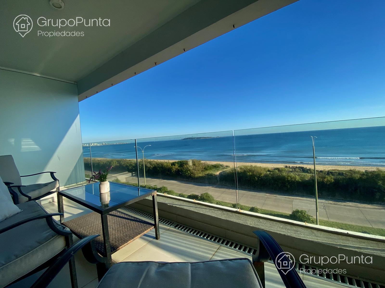 Departamento  duplex en venta y alquiler anual  frente al mar - Playa mansa -Punta del Este · Foto 10