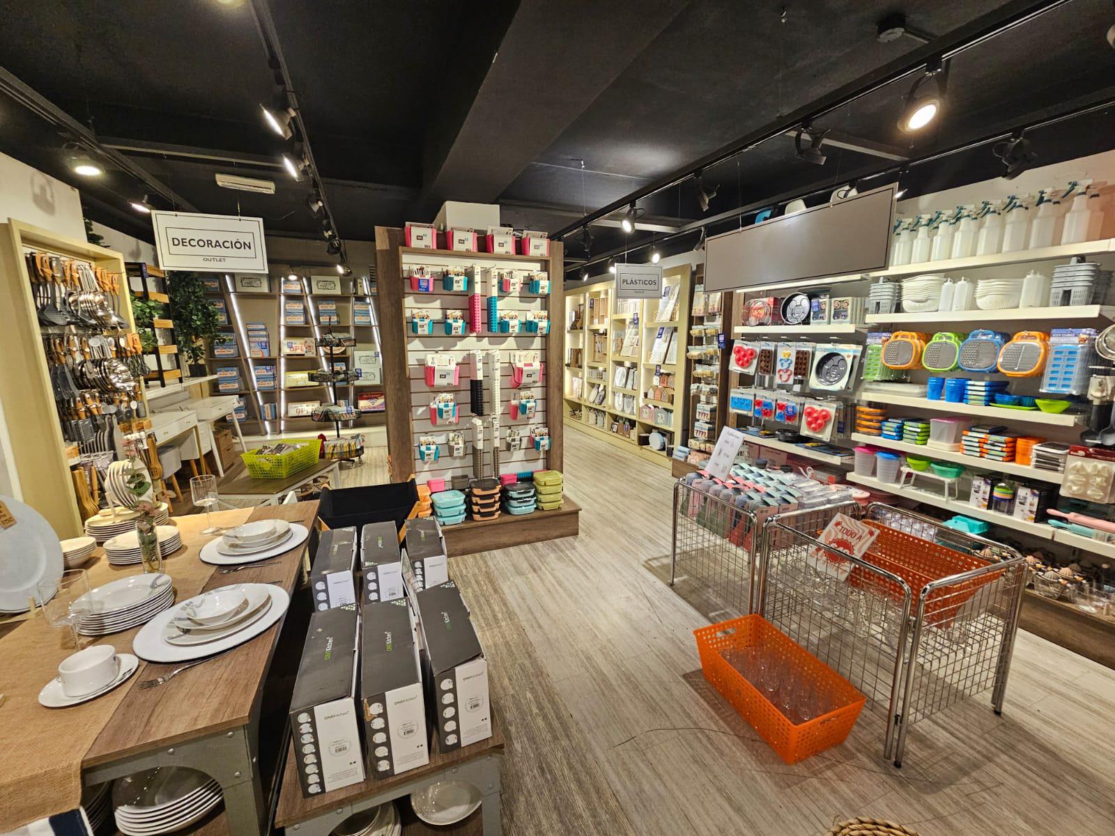 18 y Constituyente, 5 mts de frente, 140 m2 de salón, listo para entrar !! · Foto 5