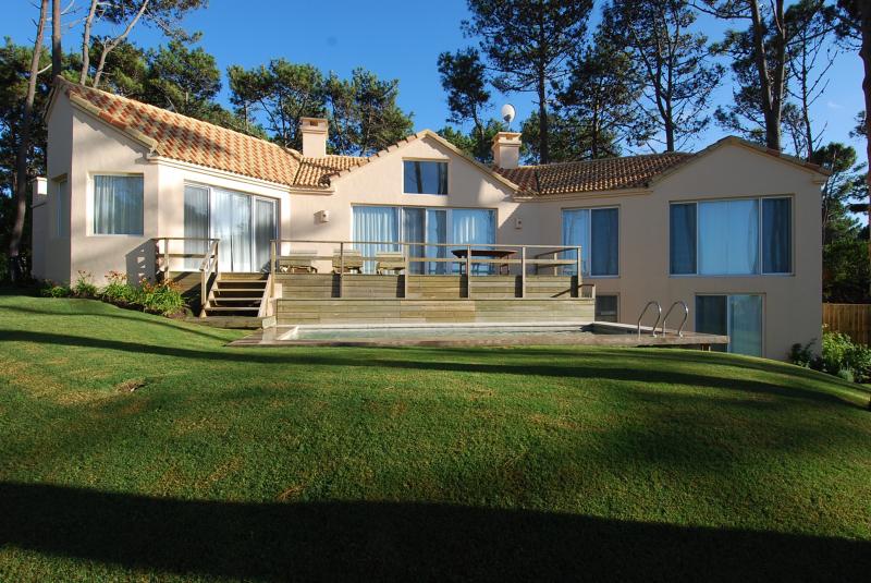 LAGUNA BLANCA VENTA Y ALQUILER CASA - TM5189
