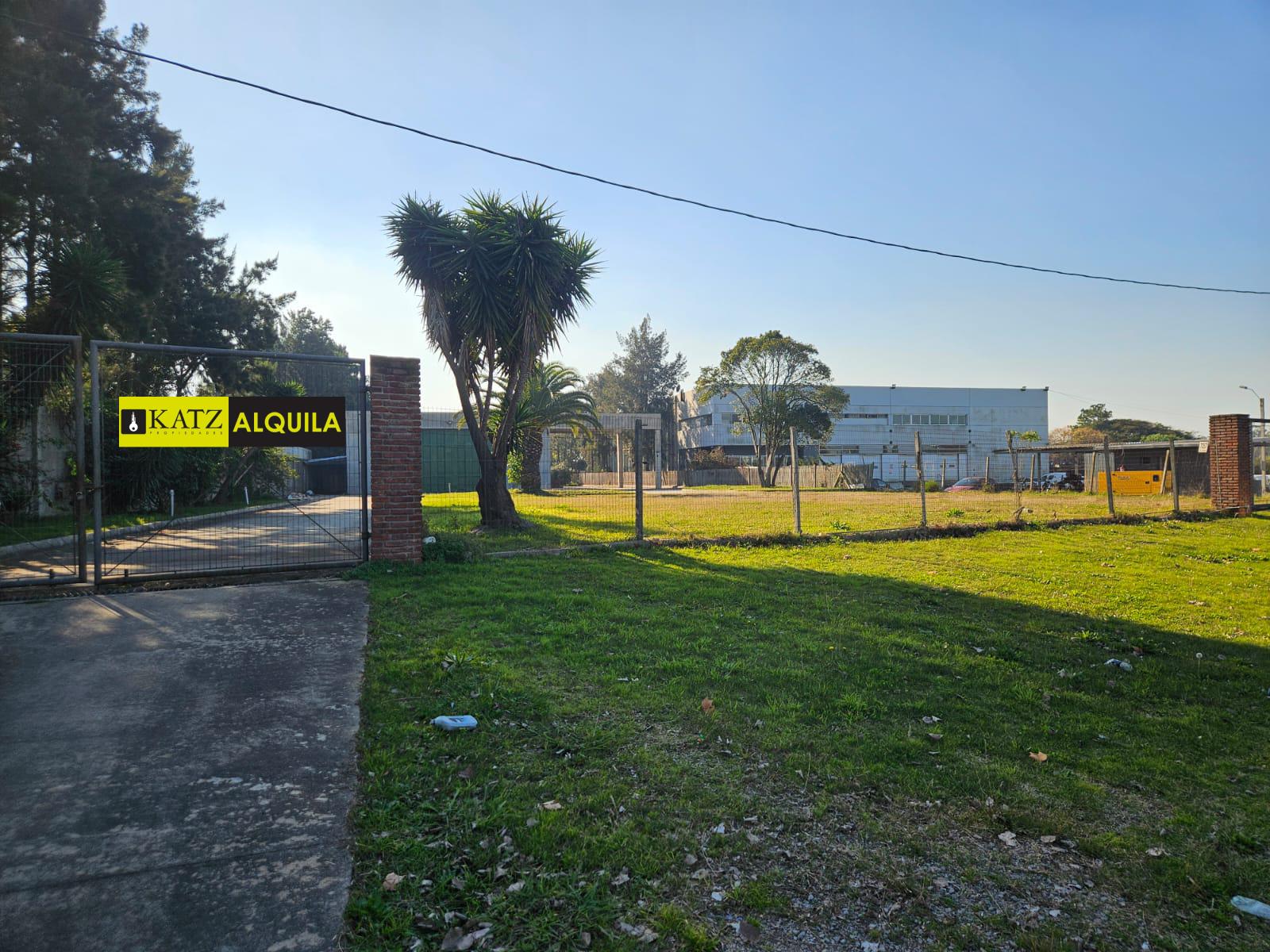Camino Carrasco y Cooper, 4257 m2 de terreno, 600 m2 construídos, frente 37 mts !!