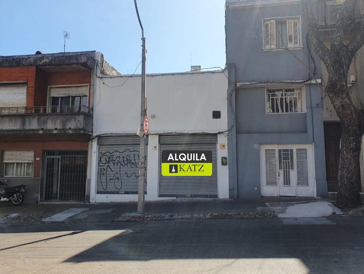 Local - Acevedo Diaz proximo Tres Cruces, 6 mts de frente, nuevo, apto gastronomía !!
