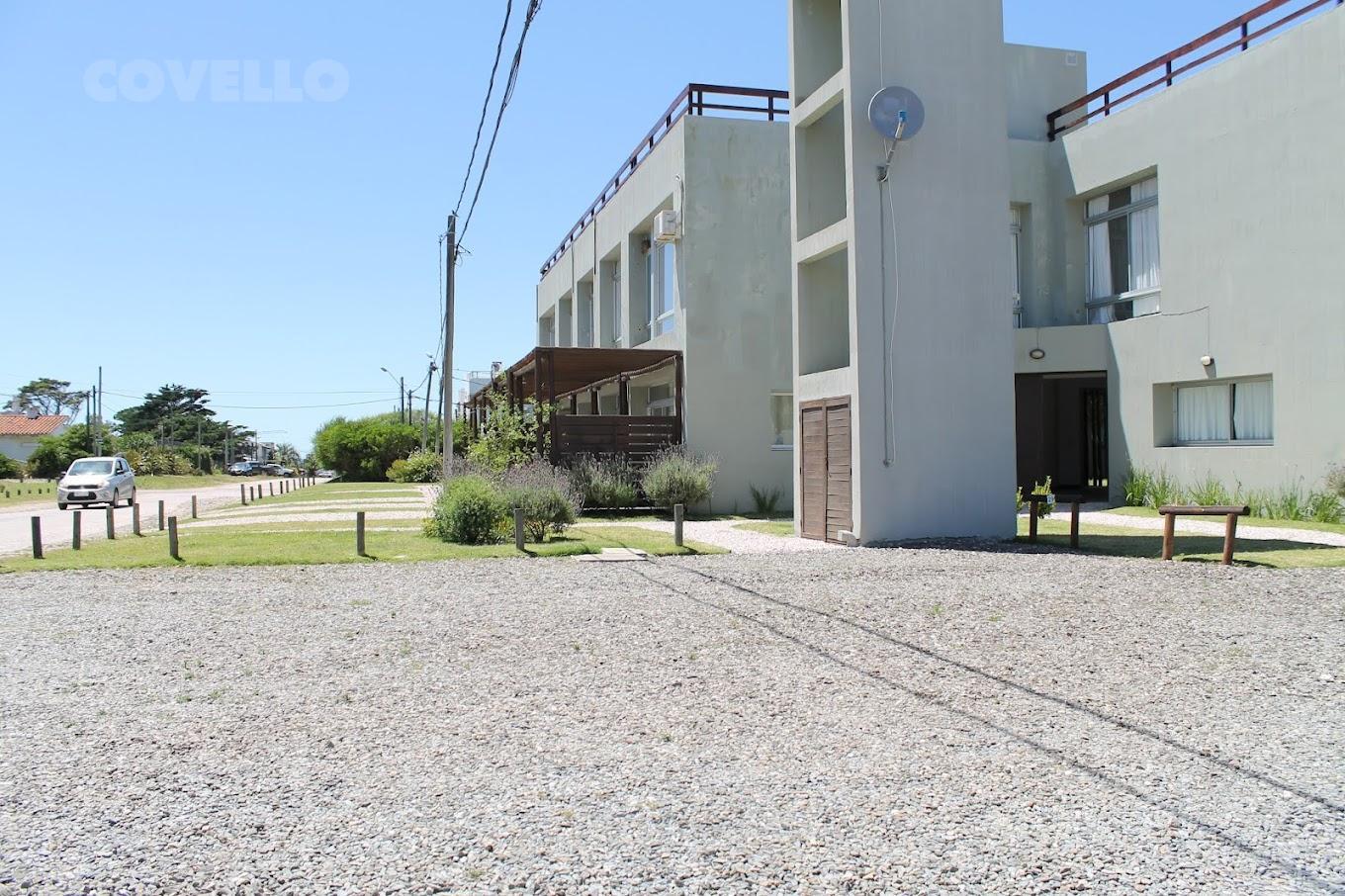 Venta ó alquiler temporario apto de 2 dormitorios con cochera - Bikini