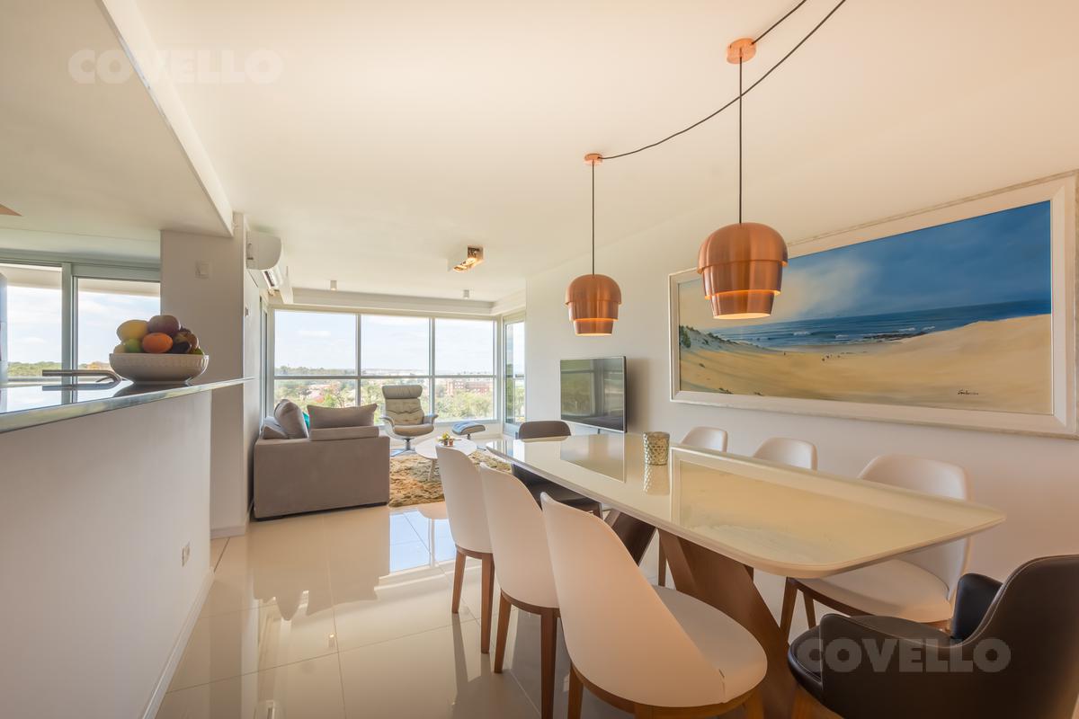 Alquiler Apartamento dos dormitorios y servicio- Amenities , Garage, Playa Brava