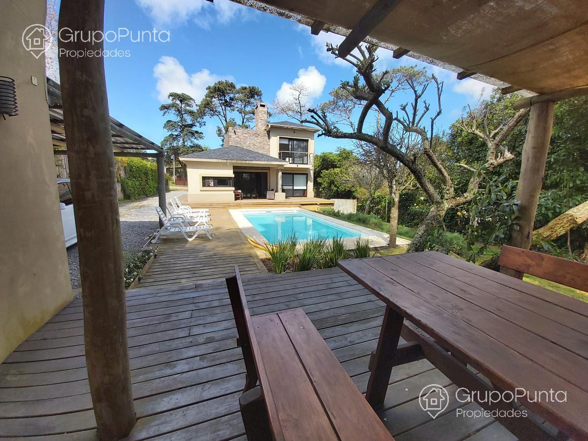 Casa en alquiler en Pinares