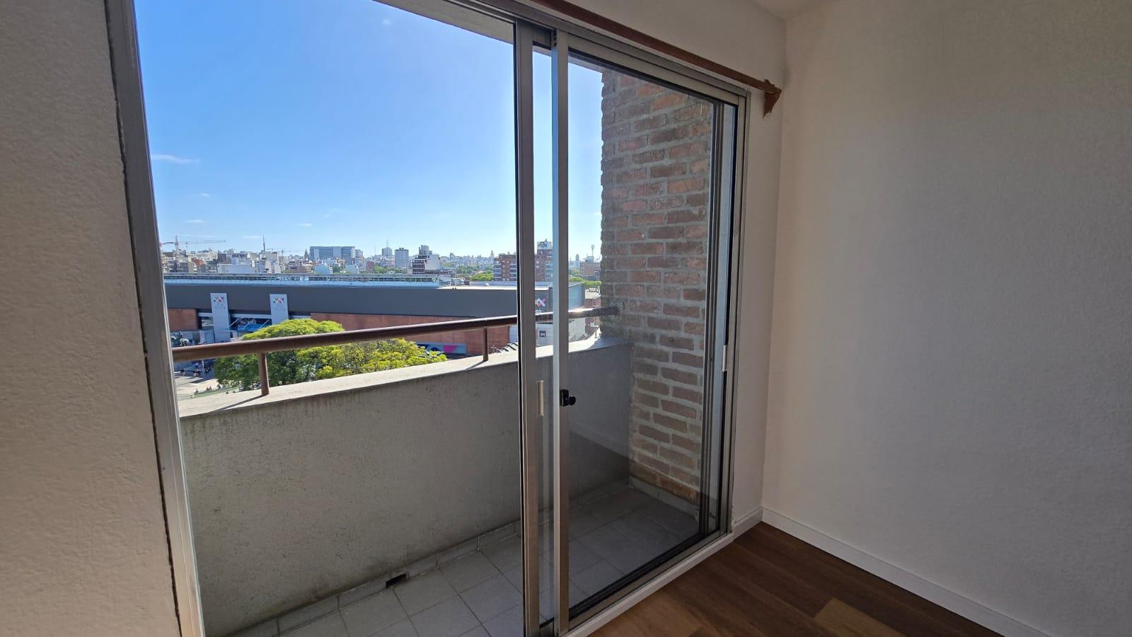 Oficina o apartamento monoambiente en alquiler frente a  Tres Cruces, Montevideo