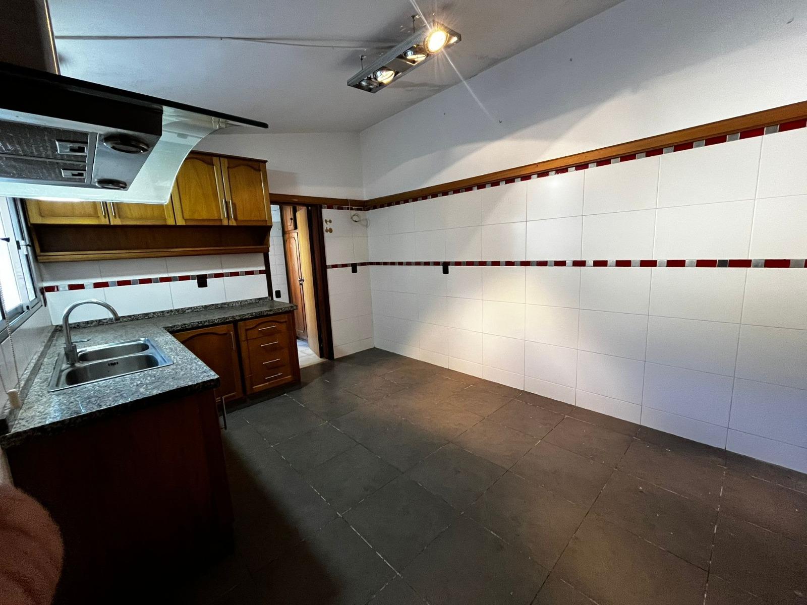 Ciudad de Guayaquil esq Caramuru 4 dorm. 300 m2, piscina y barbacoa!! · Foto 11