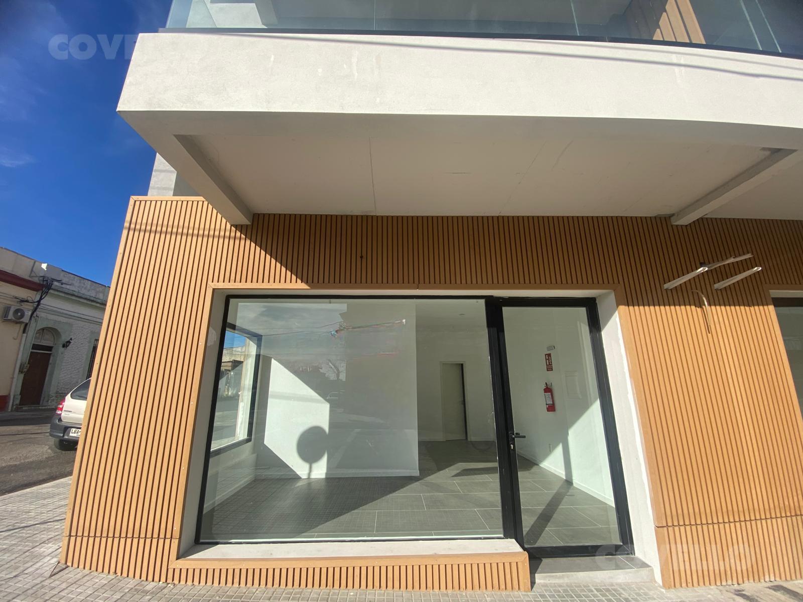 Local comercial en alquiler en edificio Postal Carmelo