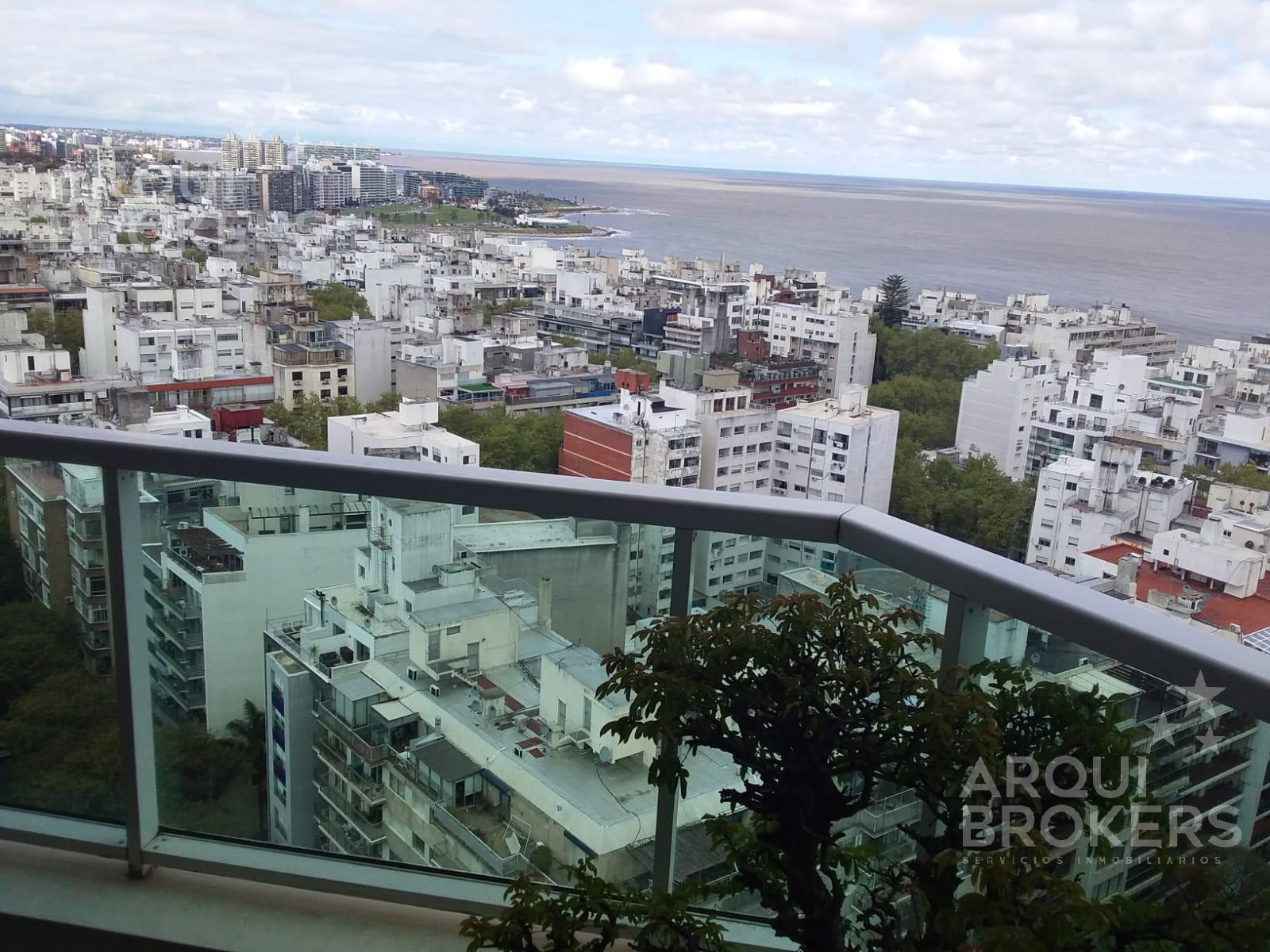 Apartamento de tres dormitorios en alquiler en Pocitos 2 gges
