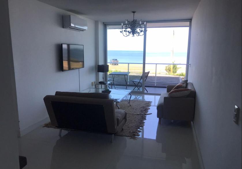 Alquiler anual apartamento 1 dormitorio frente al mar Playa Mansa
