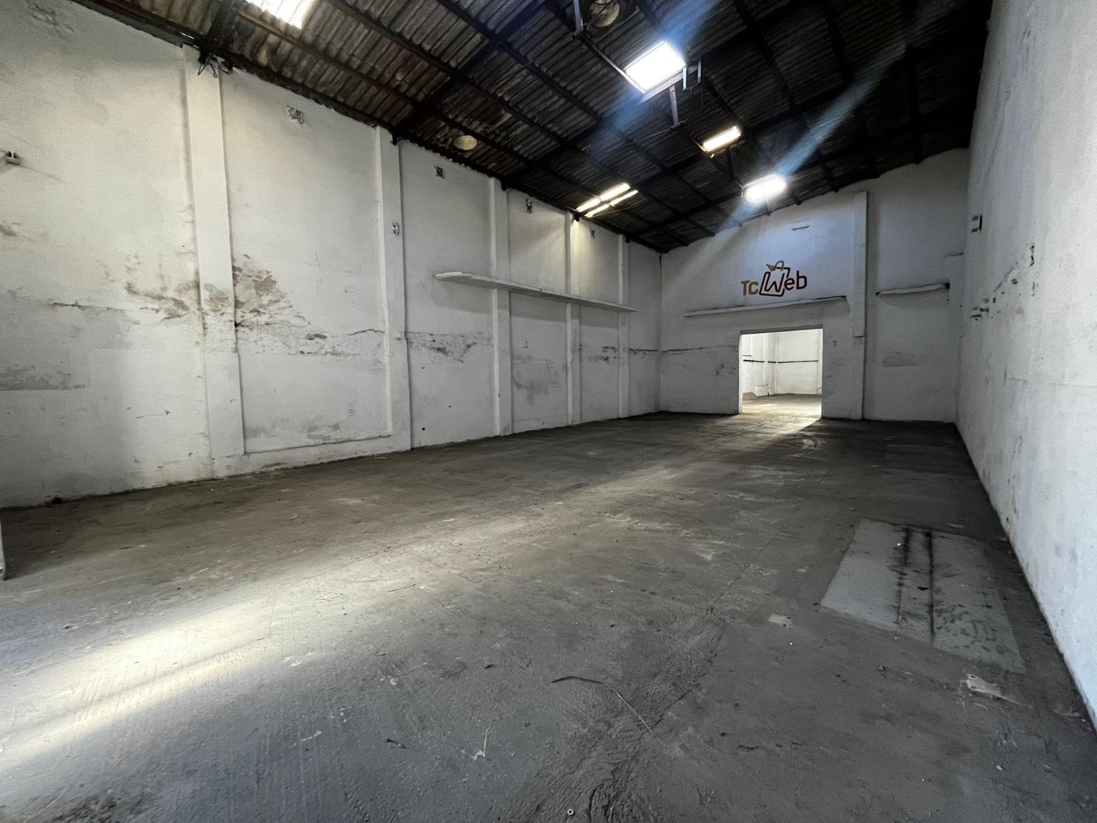 Veracierto y Zumaran, 390 M2, Vig 24 Hs, zona habilitada para transito de contenedores!! · Foto 5
