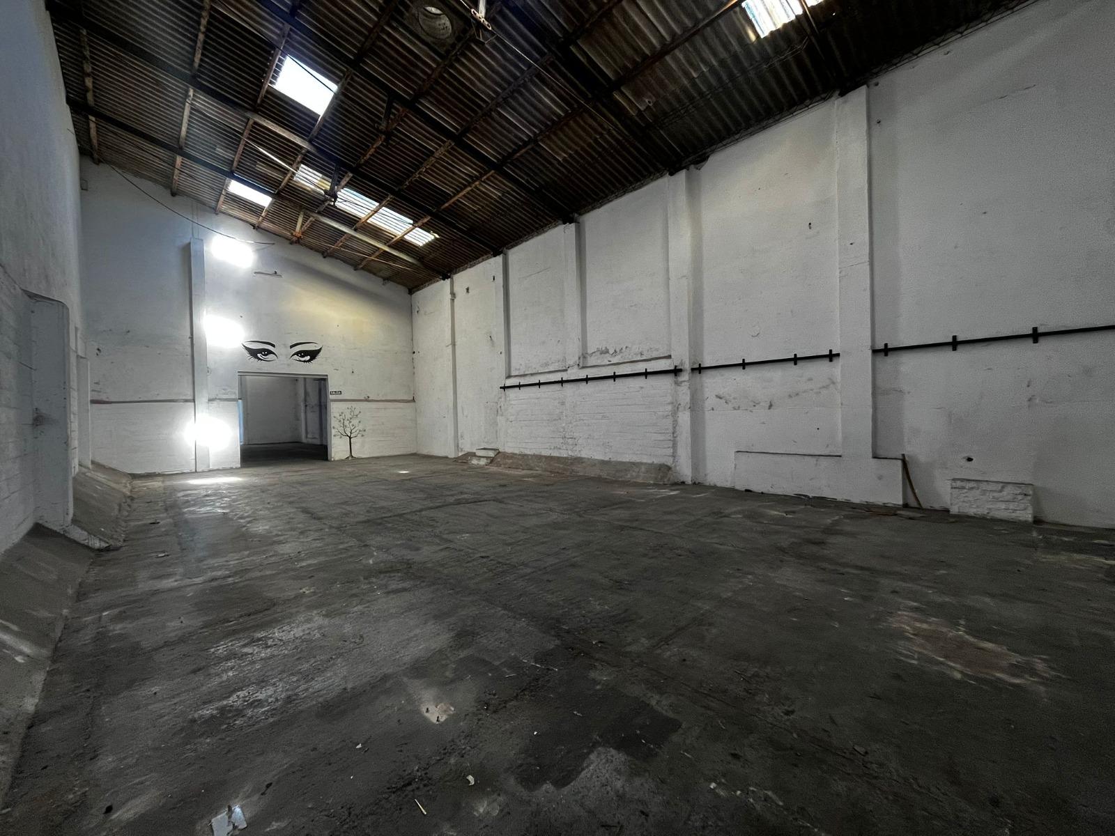 Veracierto y Zumaran, 390 M2, Vig 24 Hs, zona habilitada para transito de contenedores!! · Foto 8