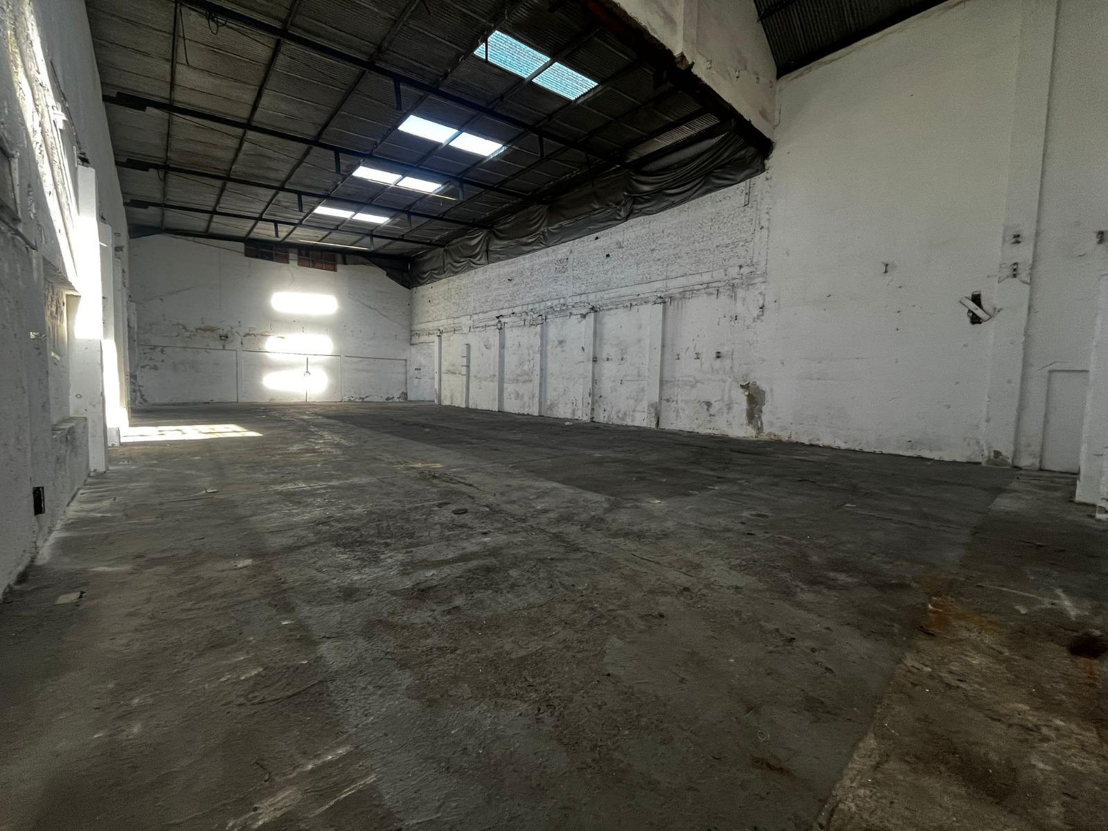Veracierto y Zumaran, 390 M2, Vig 24 Hs, zona habilitada para transito de contenedores!! · Foto 11