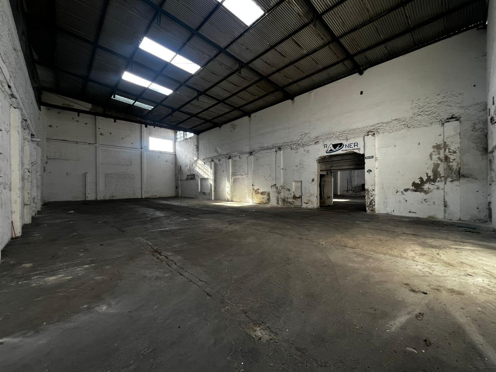 Veracierto y Zumaran, 390 M2, Vig 24 Hs, zona habilitada para transito de contenedores!! · Foto 12