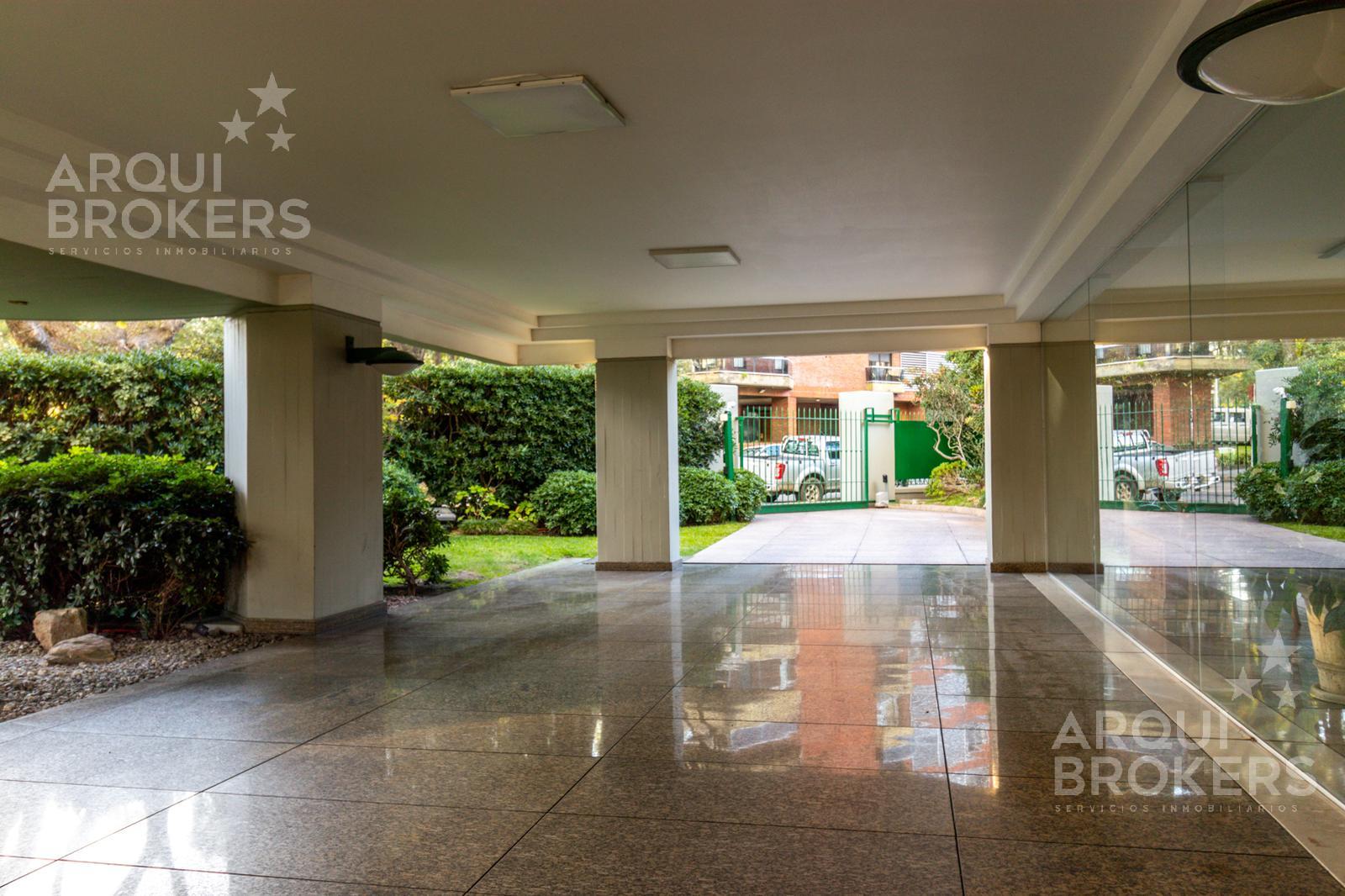 Apartamento de 3 dormitorios en alquiler equipado en Punta Carretas con garage doble · Foto 5