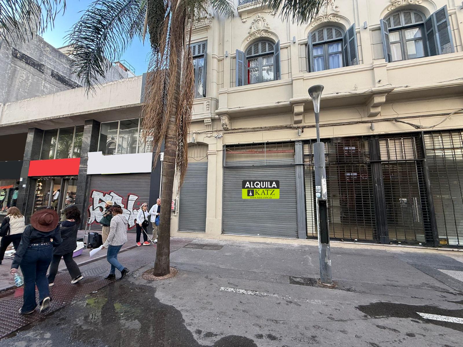 Sarandi y 33, 6 mts de frente , 170 m2 salón   150 sotano  !!