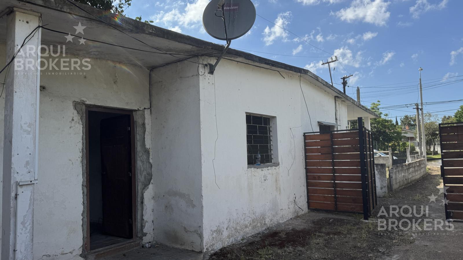Casa de dos dormitorios en venta en Manga - 002