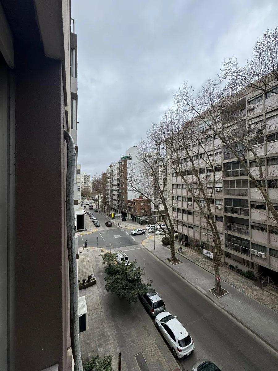 Apartamento en alquiler 1 dormitorio en excelente ubicación punta carretas · Foto 2