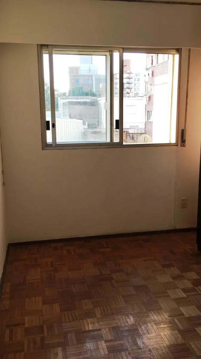 Apartamento en alquiler 2 dormitorios bajos gastos comunes inmejorable ubicación tres cruces · Foto 4