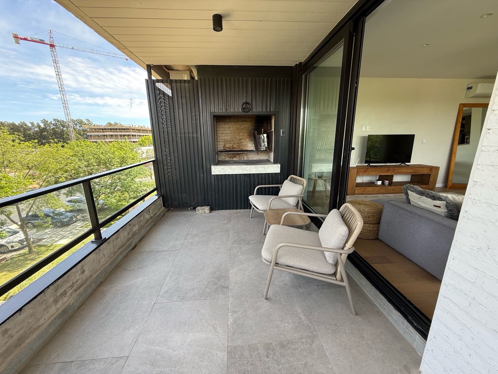 Divino apartamento en alquiler en Calyptus Zen con muebles
