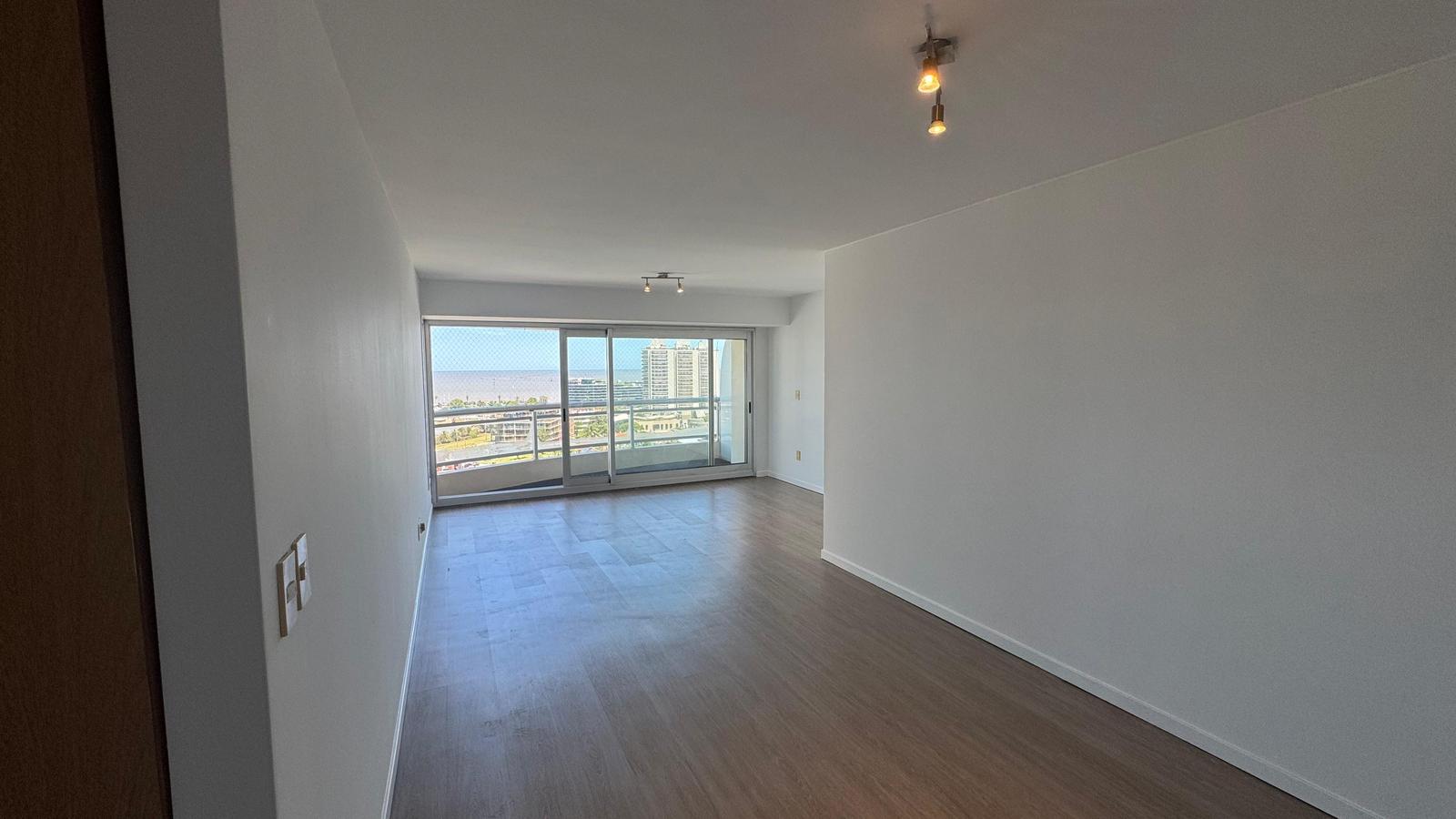 Proximo Rambla Puerto del Buceo, vista al mar, 90 m2 , terraza, gge x2, gimnasio, barbacoa !!!! · Foto 5