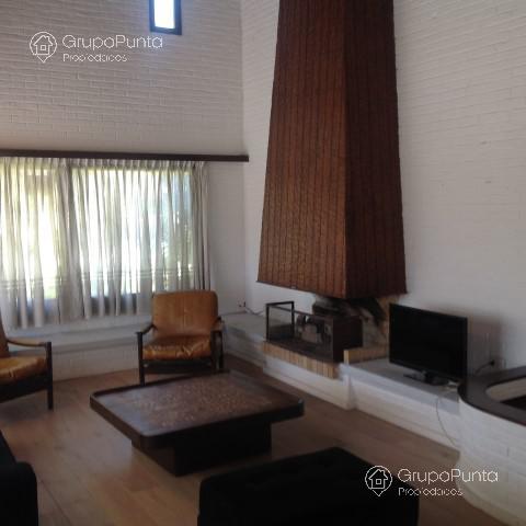 Casa de 5 dormitorios  en punta del este ,  Playa Mansa. · Foto 5