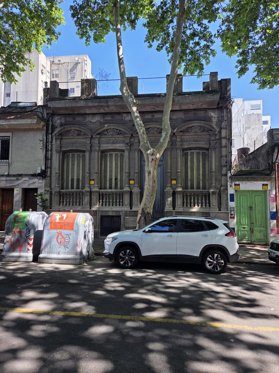 San Salvador y Salterain, 150 m2 , 10 mts de frente, permite gastronomía !!