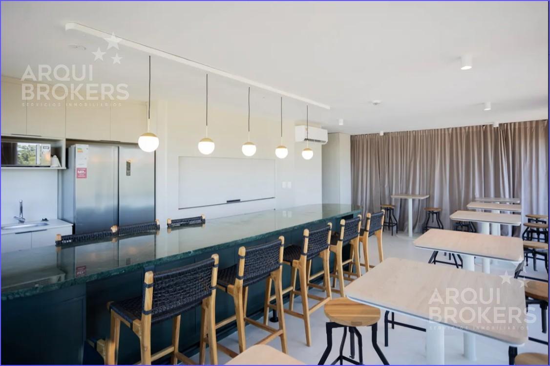 Apartamento de cuatro dormitorios en venta en Barra de Carrasco - 003B