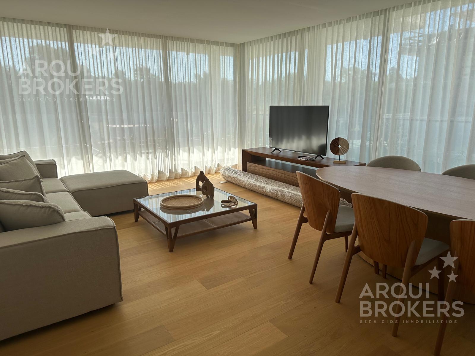 Apartamento de 2 dormitorios en alquiler en Carrasco - C403