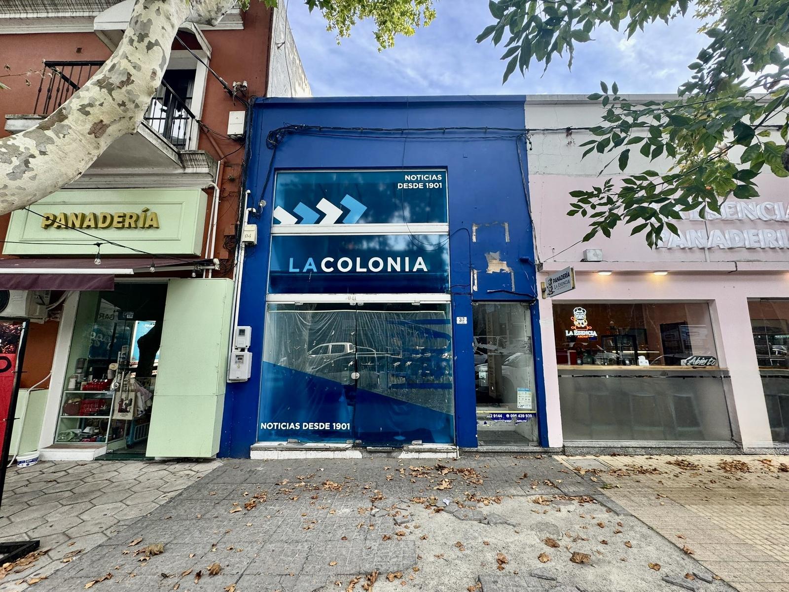 Amplio local comercial de 160m2 sobre avenida en Colonia del Sacramento · Foto 1