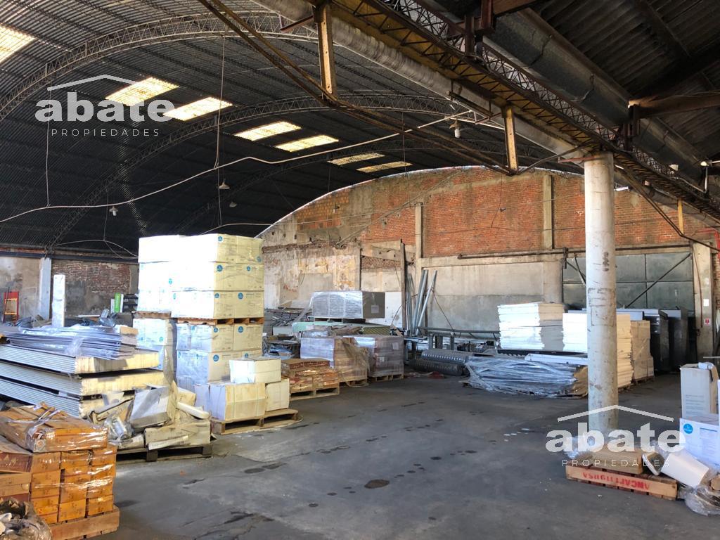 Gran local para depósito. Terreno de 8.089 m2 con salida a 2 calles · Foto 6