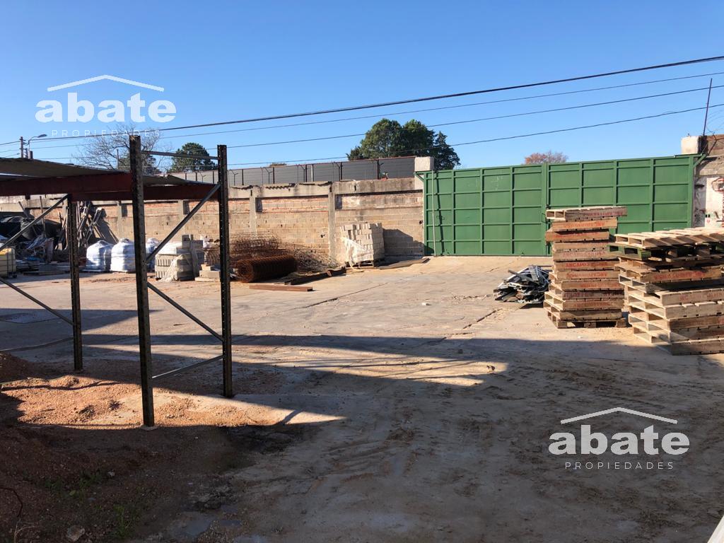 Gran local para depósito. Terreno de 8.089 m2 con salida a 2 calles · Foto 12