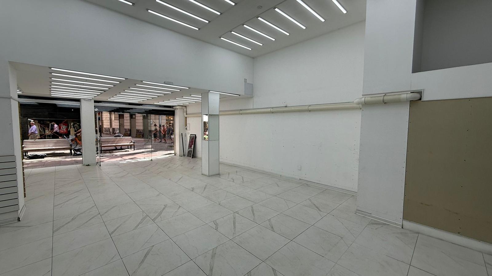 Sarandi y Bartolome Mitre, 8 mts de frente, 100 m2 , nuevo !! · Foto 4