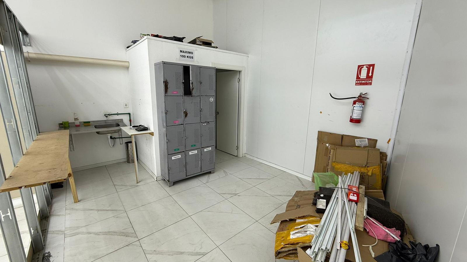 Sarandi y Bartolome Mitre, 8 mts de frente, 100 m2 , nuevo !! · Foto 7