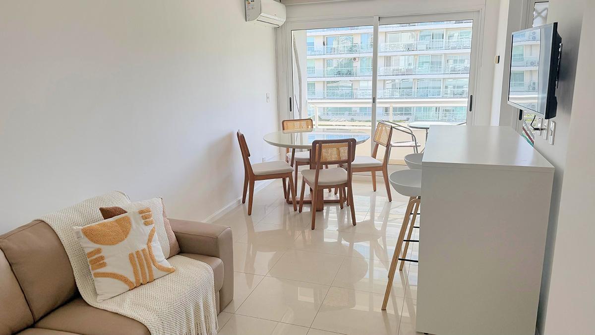 Apartamento en alquiler anual de 1 dormitorio full amenities